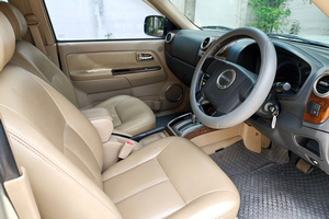 Аренда авто Isuzu MU7 - фото 2