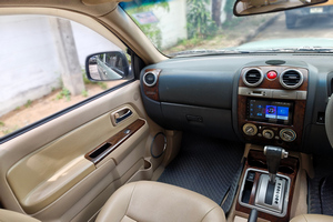 Аренда авто Isuzu MU7 - фото 4